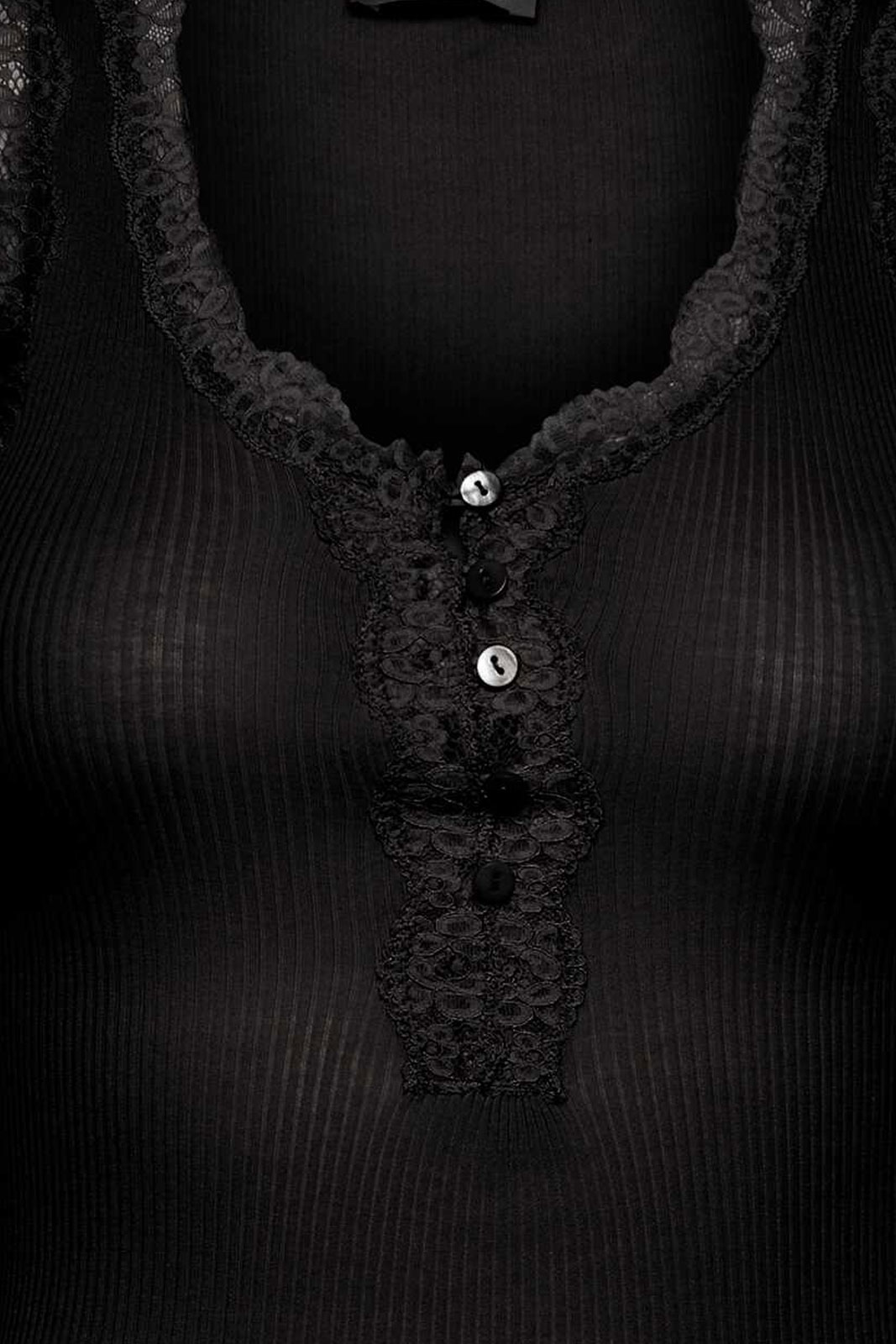 Rmwbalta Sl Top W/button Lace