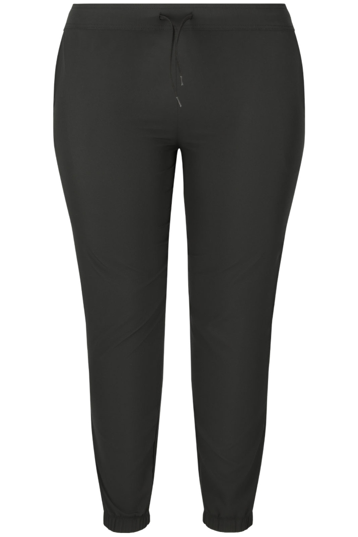 Chamaia W Training Pants