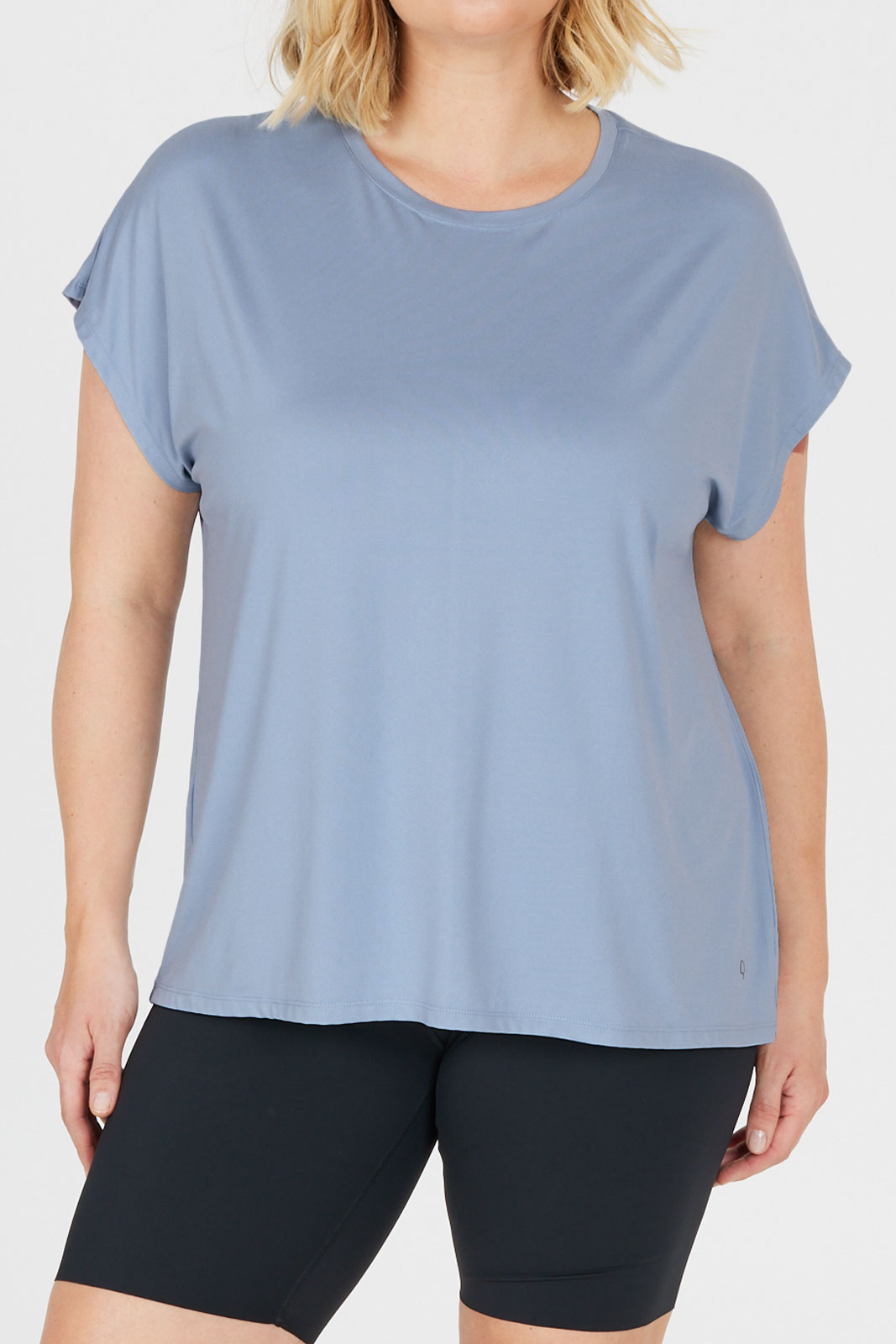 Jenirei W Soft Touch Tee.