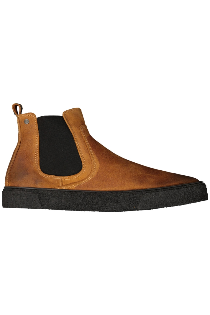 Sluggish Suede Shoe