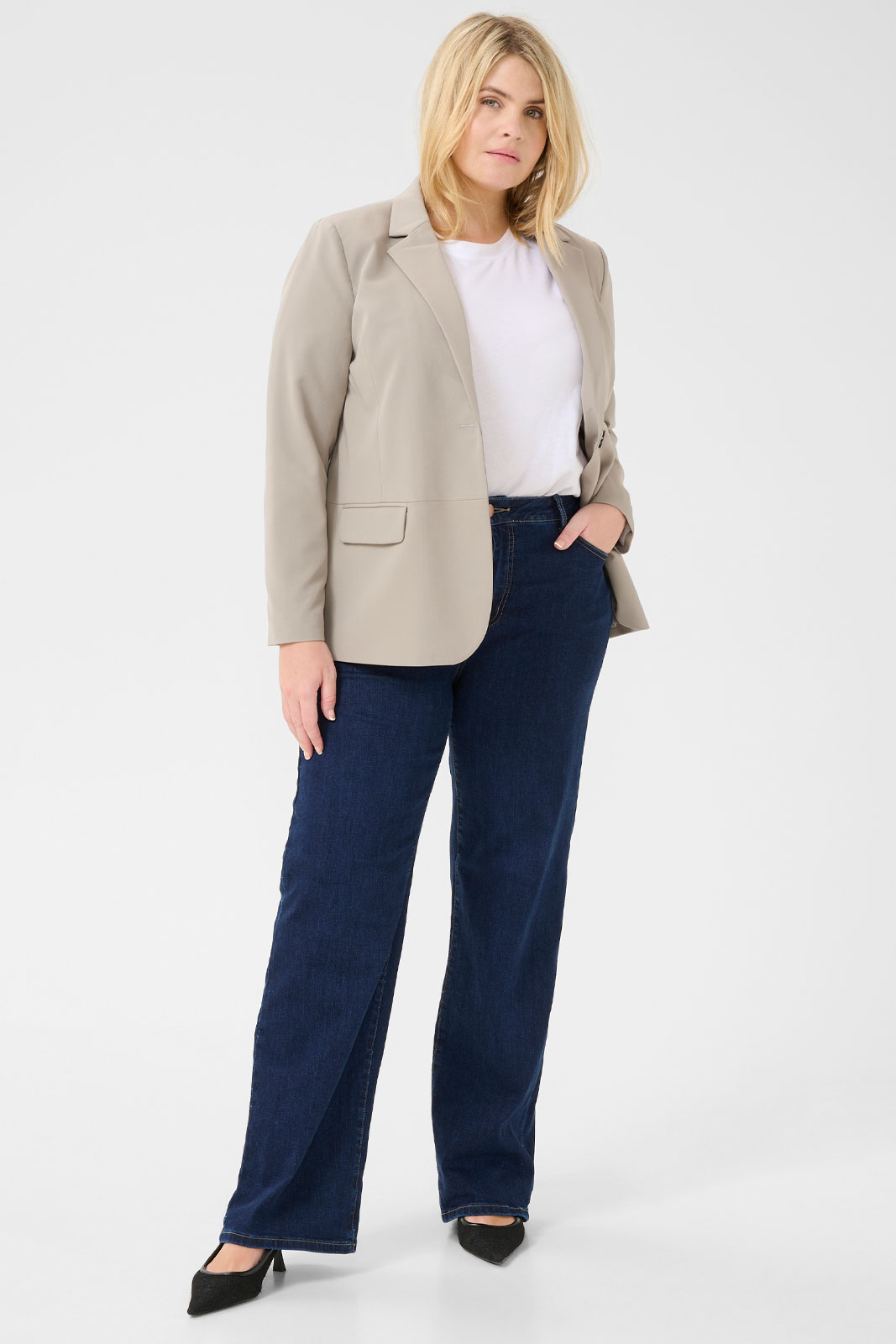 Kcsakira Blazer